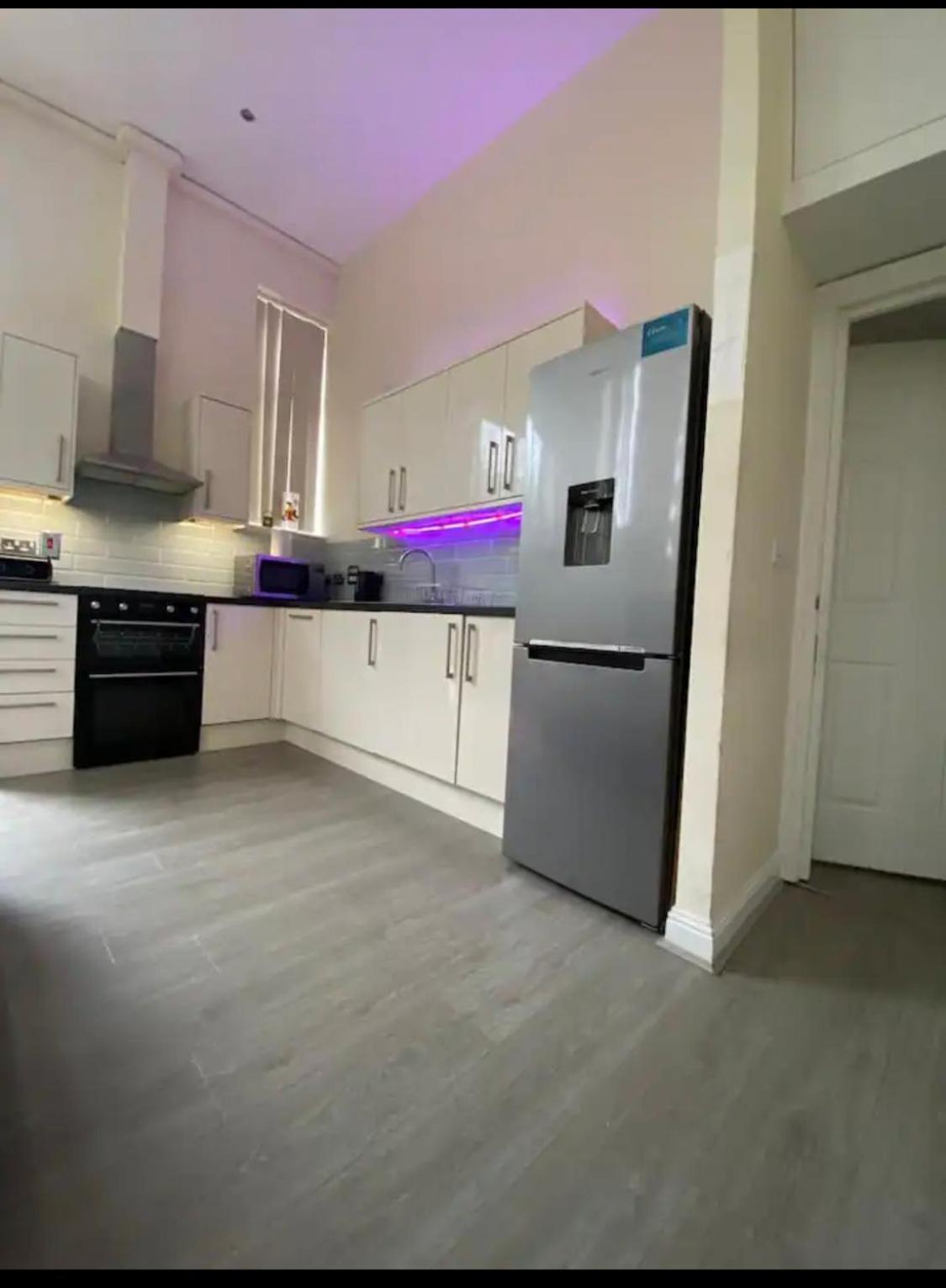 Spacious King Room With Private Entrance - Near Emirates And Camden And King'S Cross - 5 Min To Tube Finchley Buitenkant foto